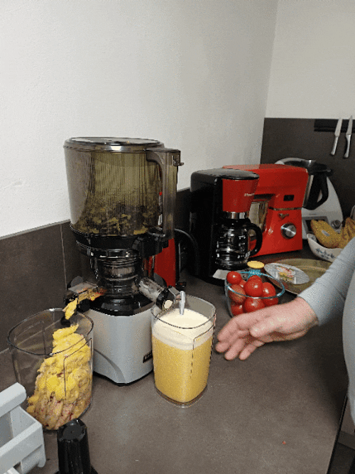 AUTO10S HANDS-FREE SLOW JUICER