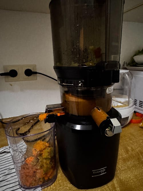 AUTO10S HANDS-FREE SLOW JUICER