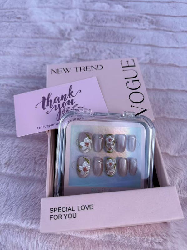 Classic Pink Flower - Fairy Chic Handmade Press On Nails