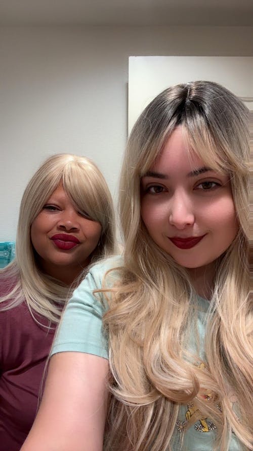 16-Inch Warm Light Blonde (Dark Blonde Lowlights) Layered Straight Synthetic Wig
