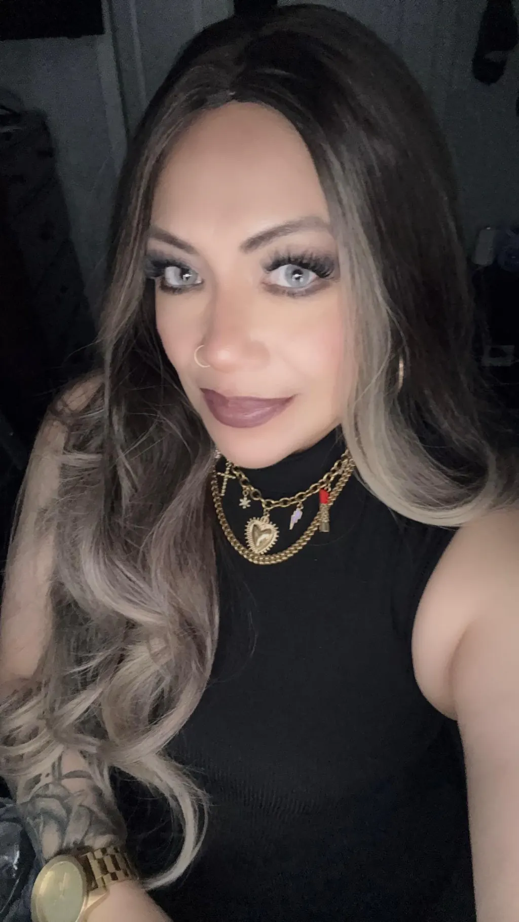 24-Inch Chocolatey Brown Ombré (Champagne Blonde Ends, Frontlights) Undone Curl Waves Synthetic Wig