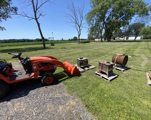 60" 4000lbs Clamp on Pallet Forks Heavy-Duty Tractor Forks Compatible Tractor Bucket Forks for Tractor Attachments, Skid Steer, Loader Bucket