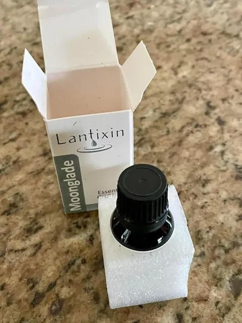 Lantixin Moonglade Soothing Essential Oil Blend - Grapefruit, Lavender, and Rosemary Leaf Essential Oils Blend
