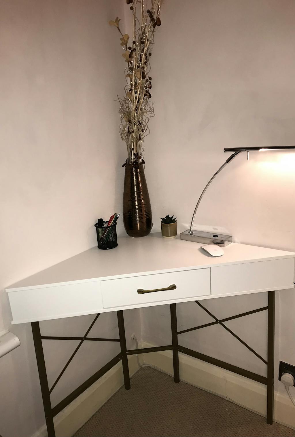 Marie corner desk white Laura James