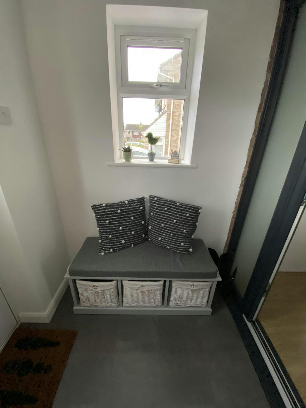 Fyfield Hallway Shoe Storage Bench with cushion Laura James