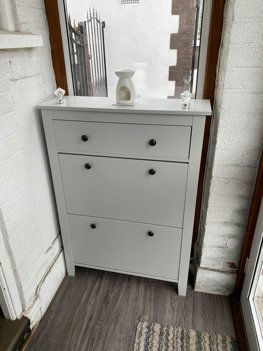 Sandhurst shoe 3 door white Laura James