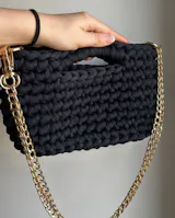 Sac Aimer noir fait main au crochet – Élégance intemporelle et style artisanal unique