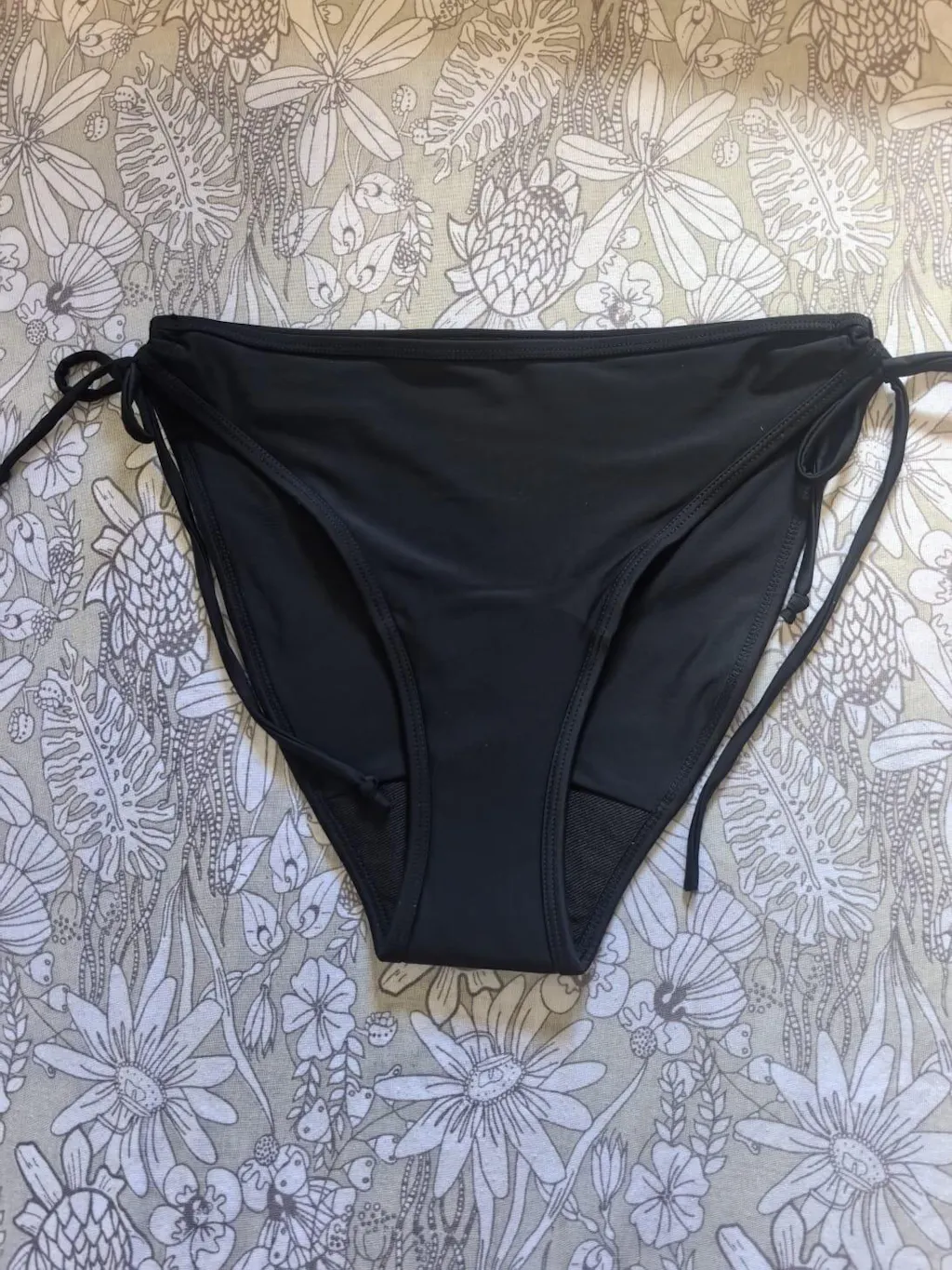 Braga de bikini menstrual ajustable Lelambu® Noa