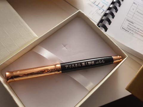 La Tua Firma Incisa per Sempre: Penna Roller Personalizzata