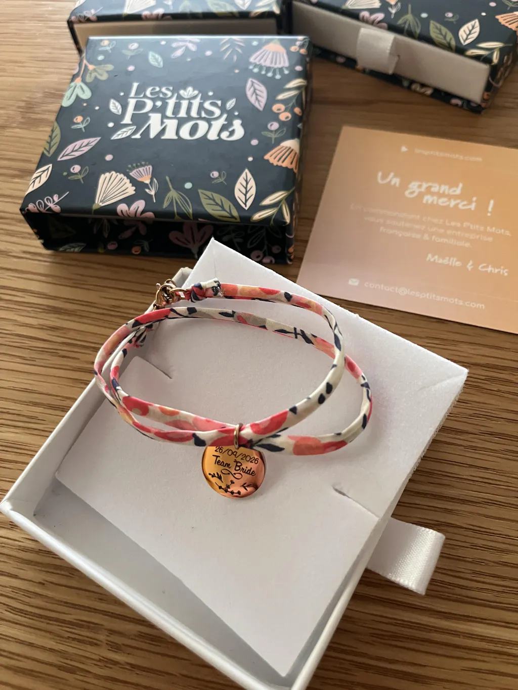 Bracelet personnalisé Liberty - Mariage, EVJF avec médaille 15 mm à graver