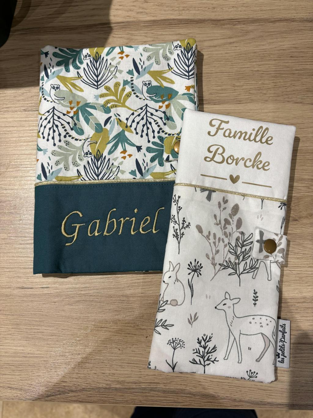 Protège carnet de santé à Personnaliser - 2 bandeaux