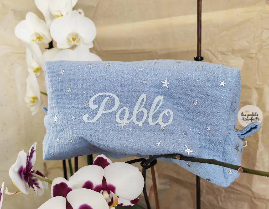 Trousse de toilette grand format bleue motif étoiles