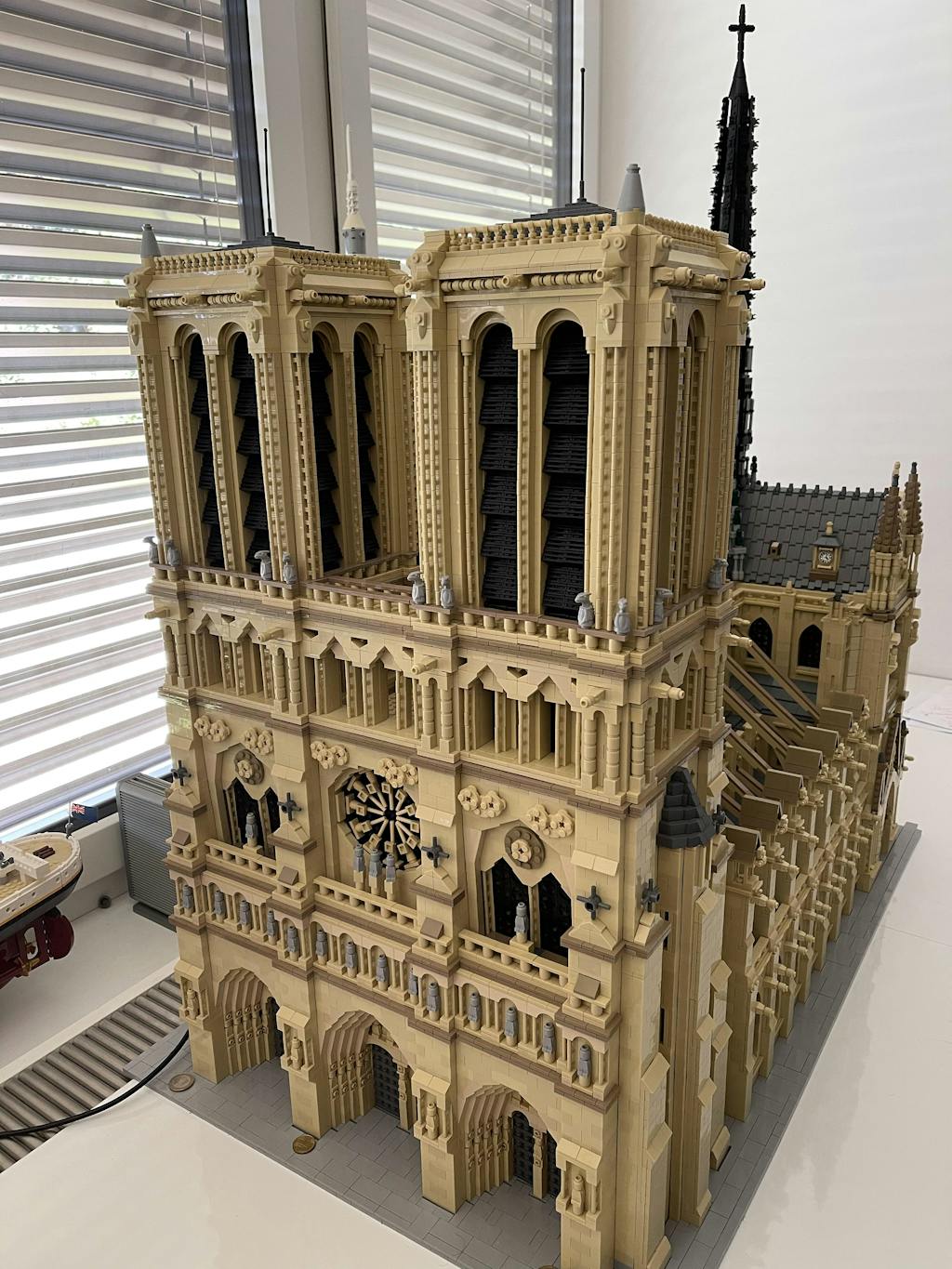 MOC-43974 Notre Dame de Paris | Letbricks