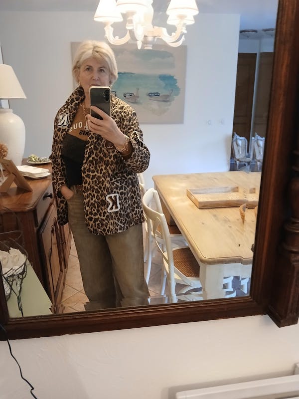  Levelone GmbH & Co. KG