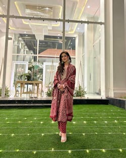 Cream Women Cotton Blend Kurta And Palazzo With Dupatta Set