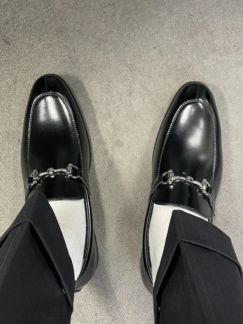 レザー素材 幅広3E 滑りにくい ビットローファー ビジネスシューズ