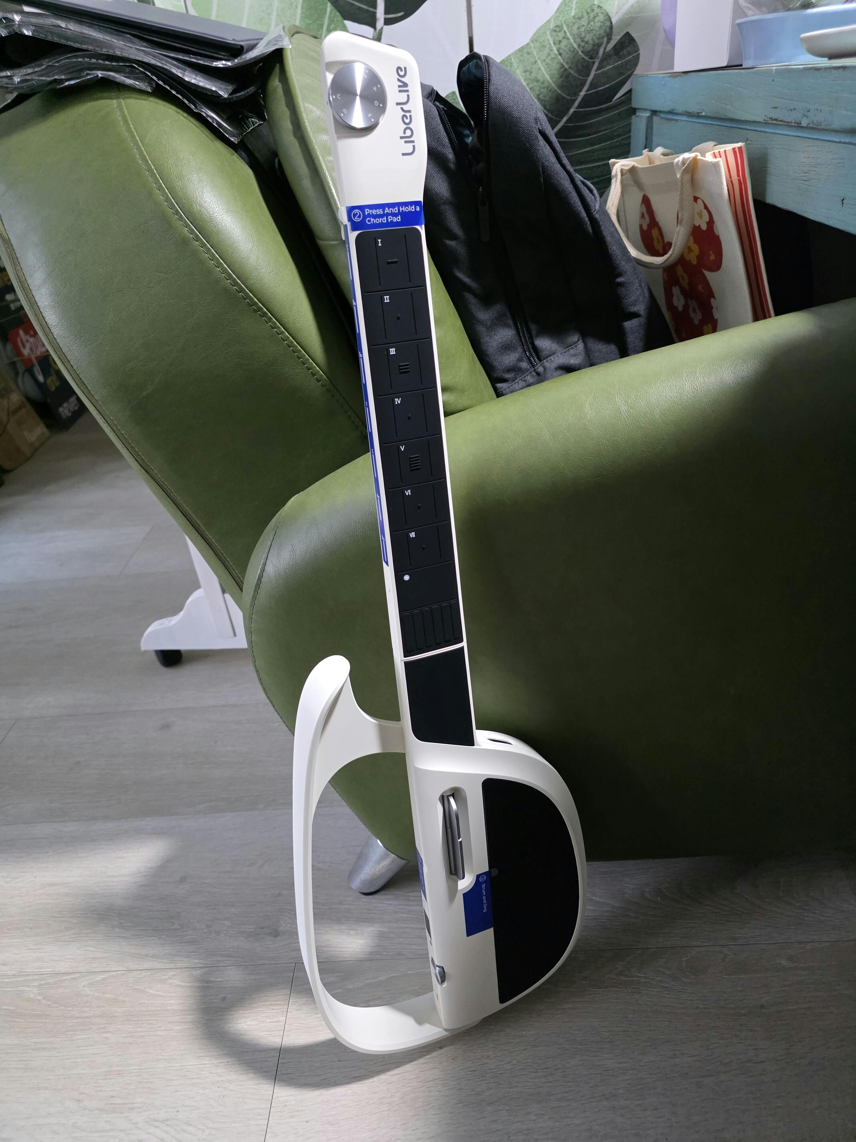 LiberLive C1 Stringless Smart Guitar - Pink