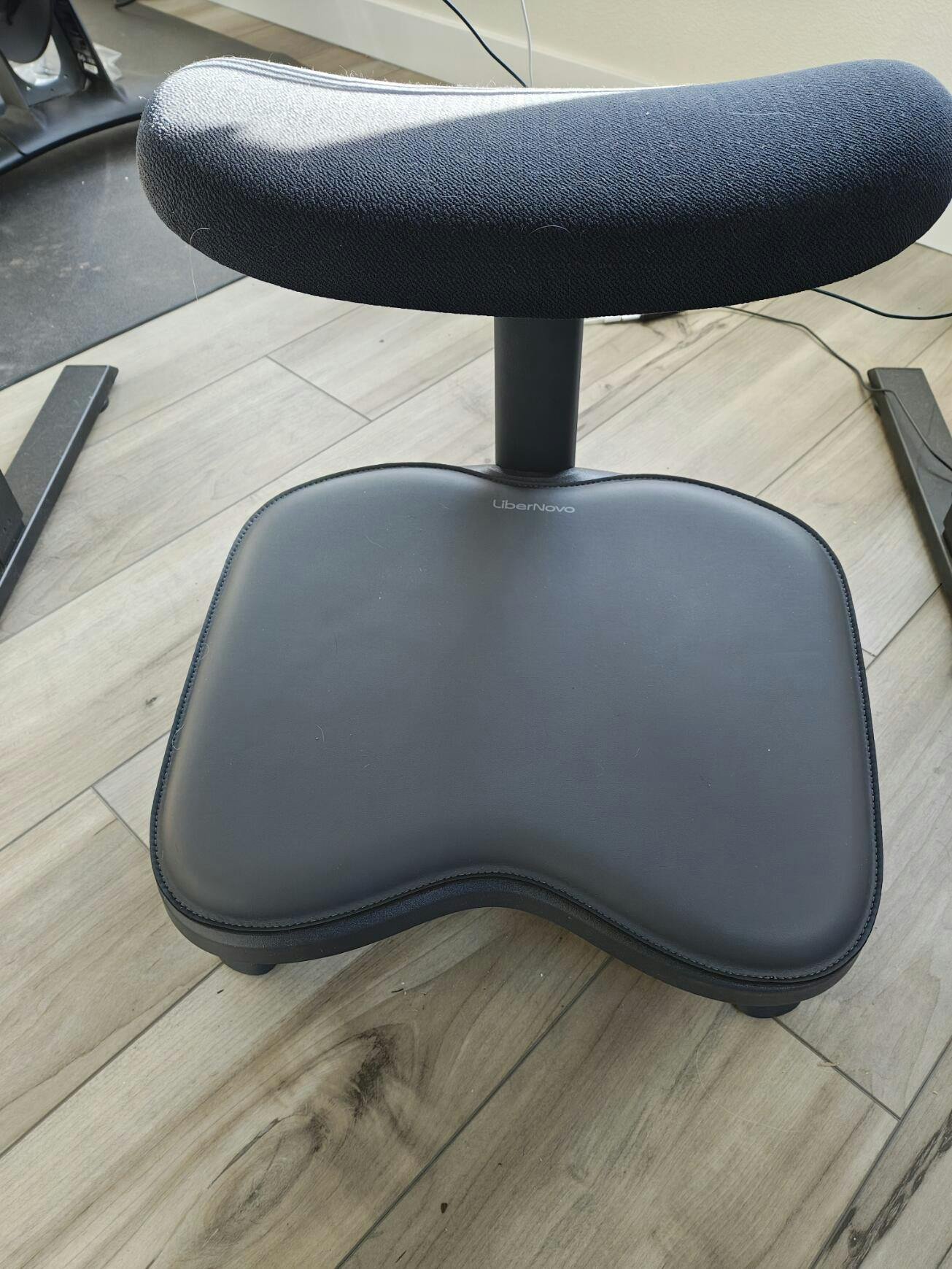 LiberNovo Footrest — Ergonomic Support for Better Circulation and