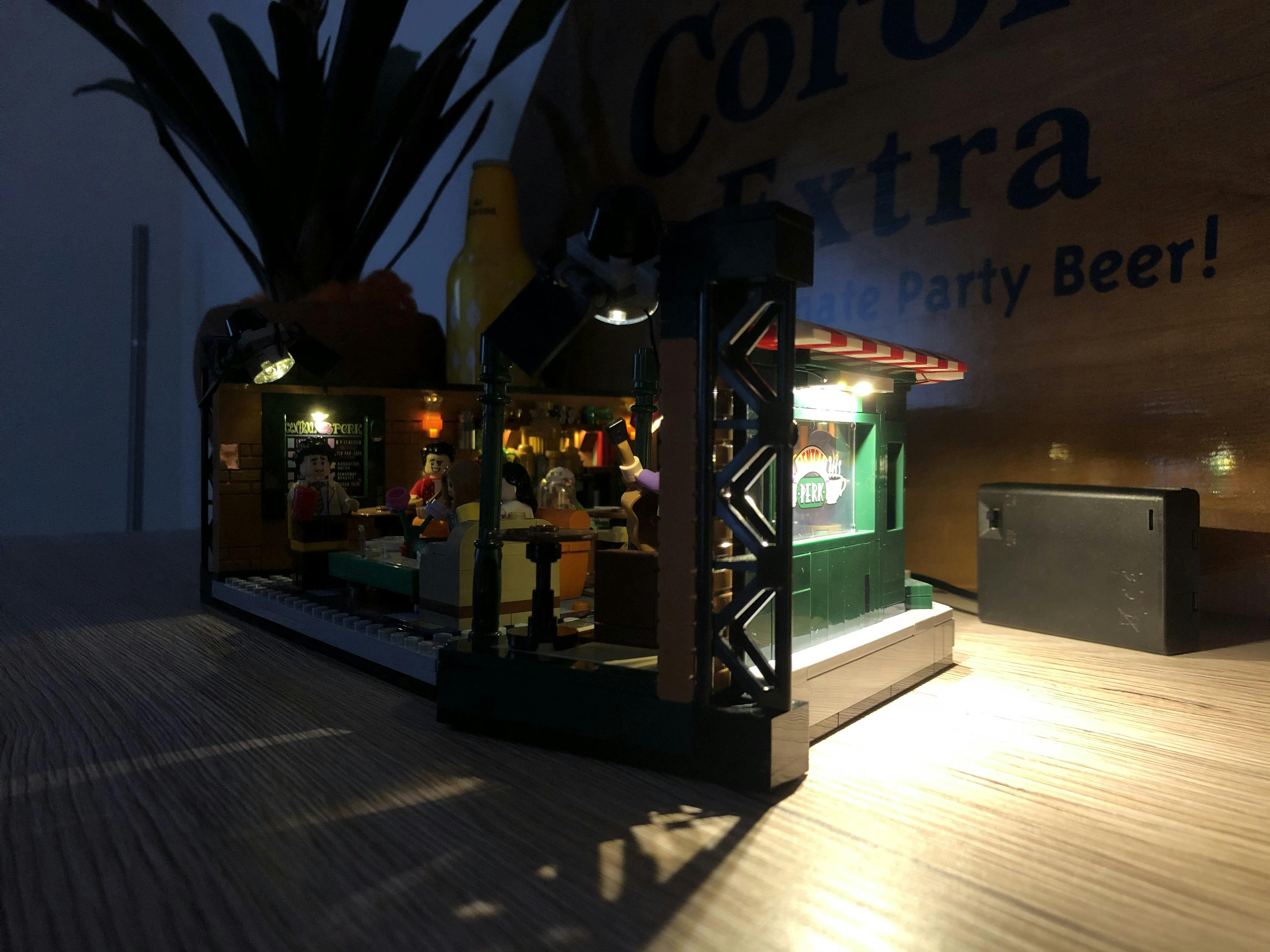 Light Kit For Friends Central Perk 21319