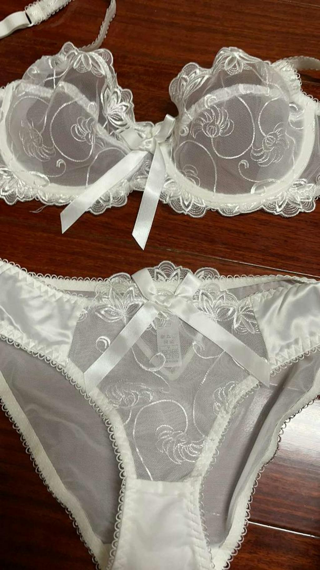 Lightxome Minimizer Lace Bra Comfortable and Supportive Lingerie