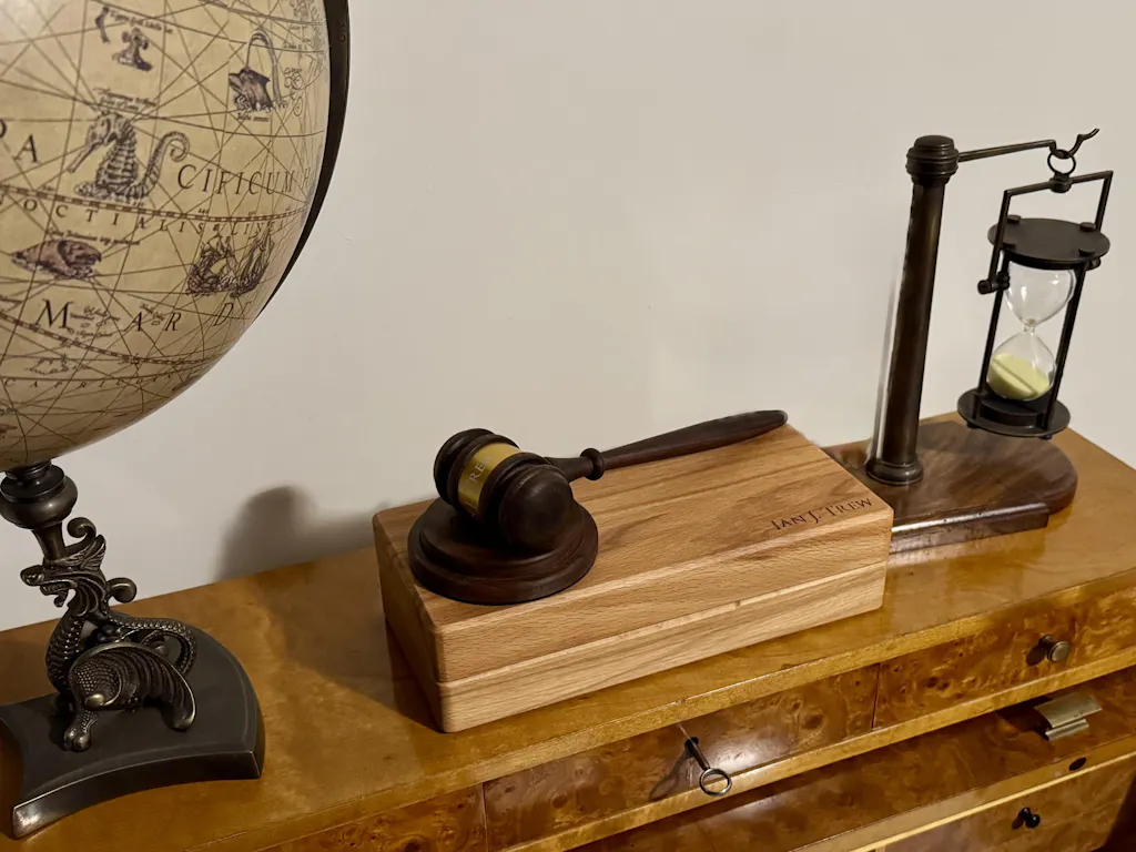Personalised Gavel – Engraved Gavel with Sound Block for Judges, Auctioneers, Military & Ceremonial Gifts