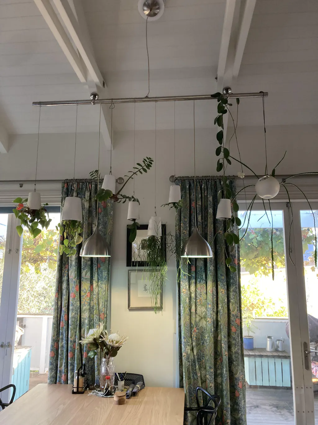 8W 12-24 Volt AC/DC GLS LED Bulb E27 Clear in Natural White