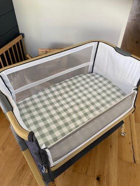 Co-Sleeper Bassinet / Change Pad Waterproof Sheet - Green Gingham