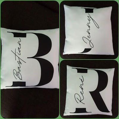 Minimalistisches Buchstabenkissen