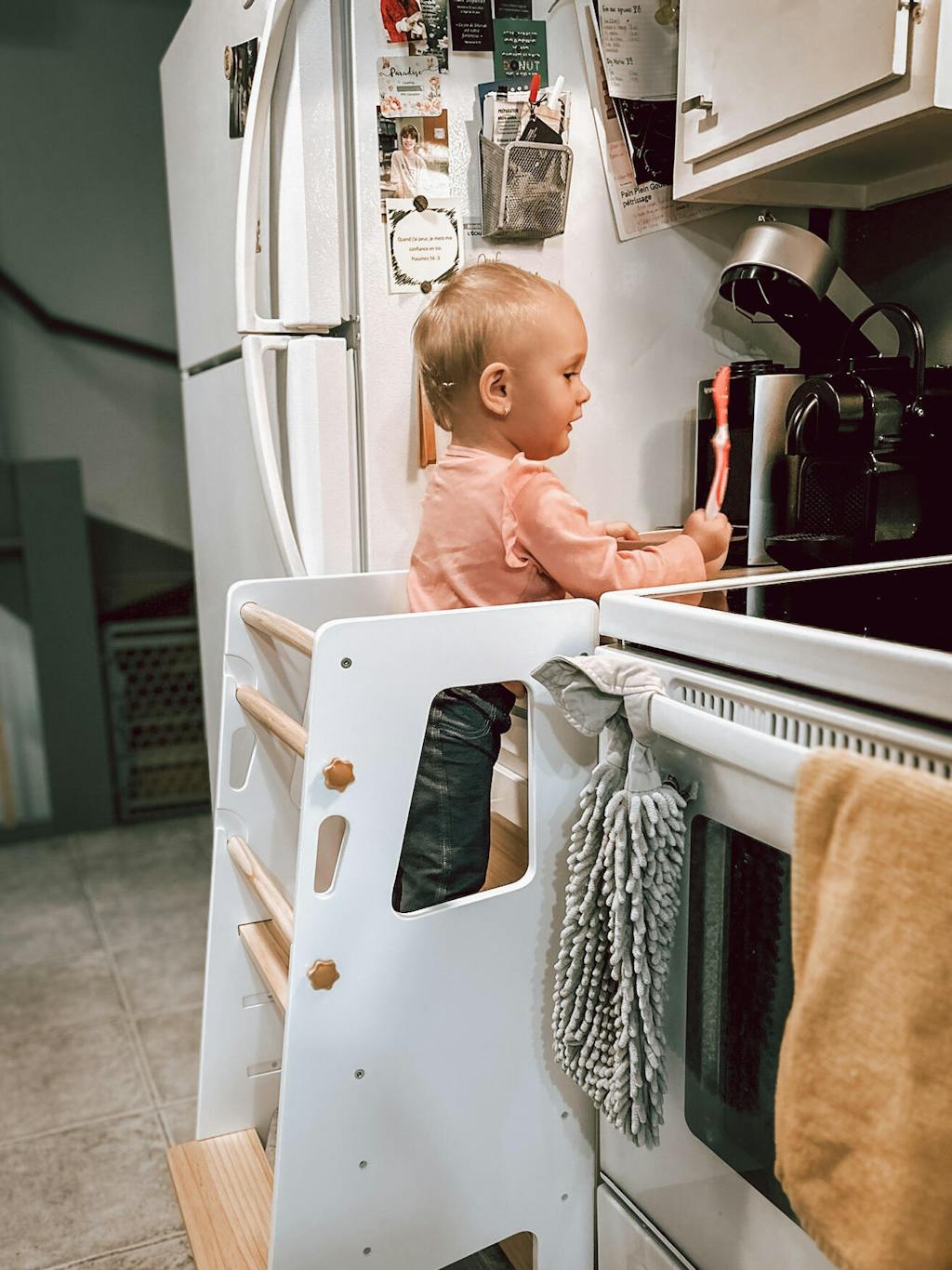 Learning Tower - Kitchen Helper Stool - White