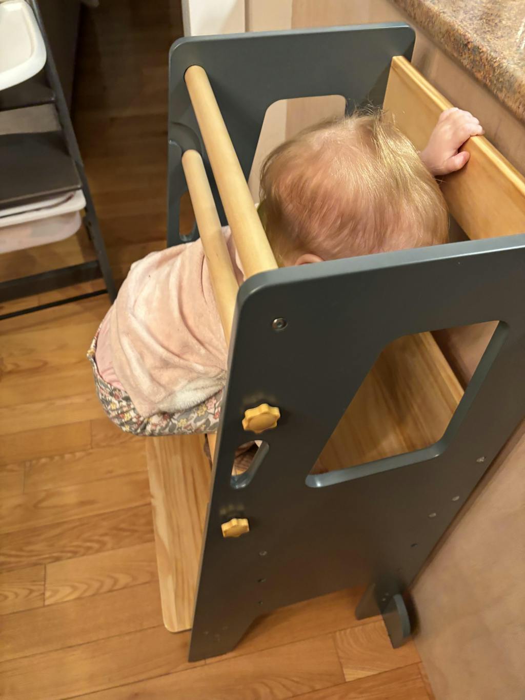 Learning Tower - Kitchen Helper Stool - White