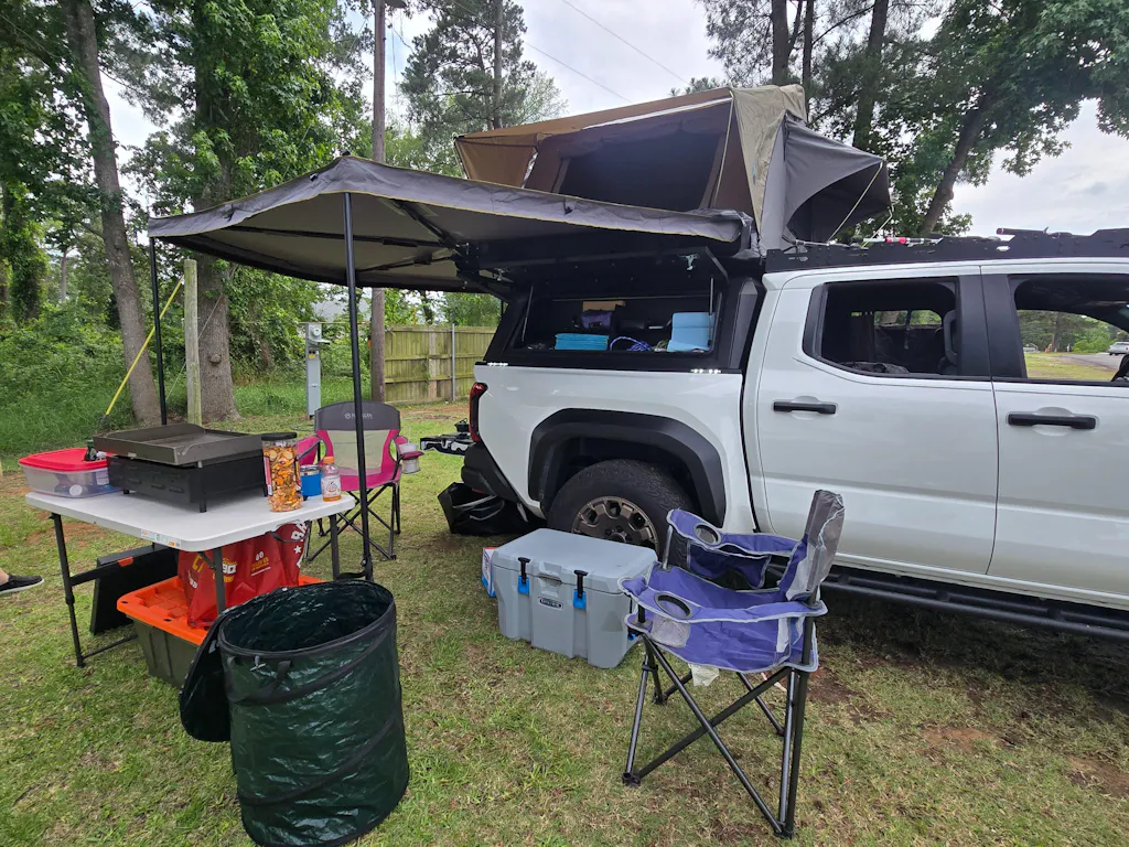 Overland Vehicle Systems HD Nomadic 270 Awning