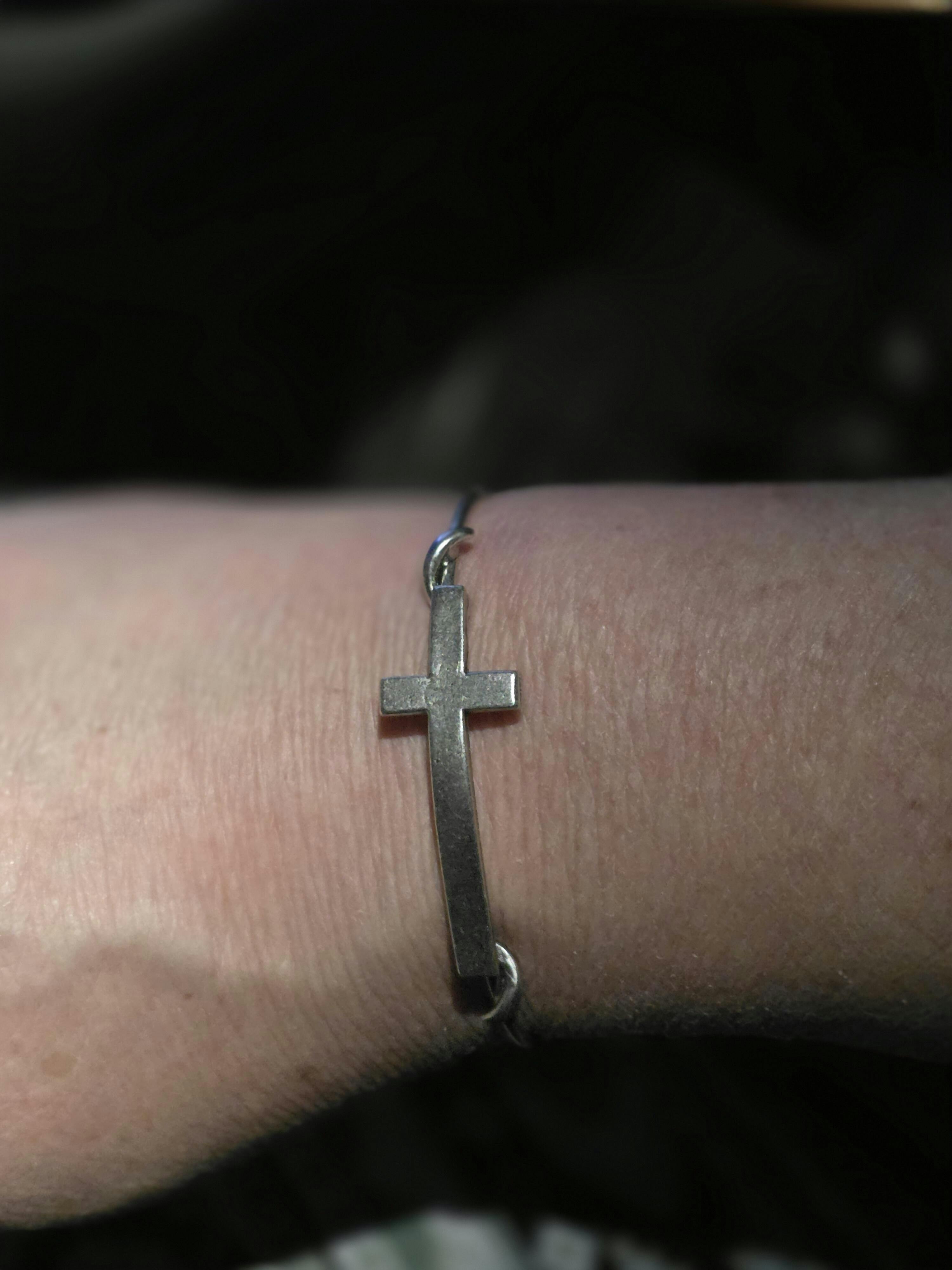 Cross Expandable Bangle | &LIVY