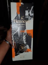 Hennessy V.S. x NAS - 50 Years of Hip Hop Limited Edition Cognac (750m –  Kings Wine and Spirit