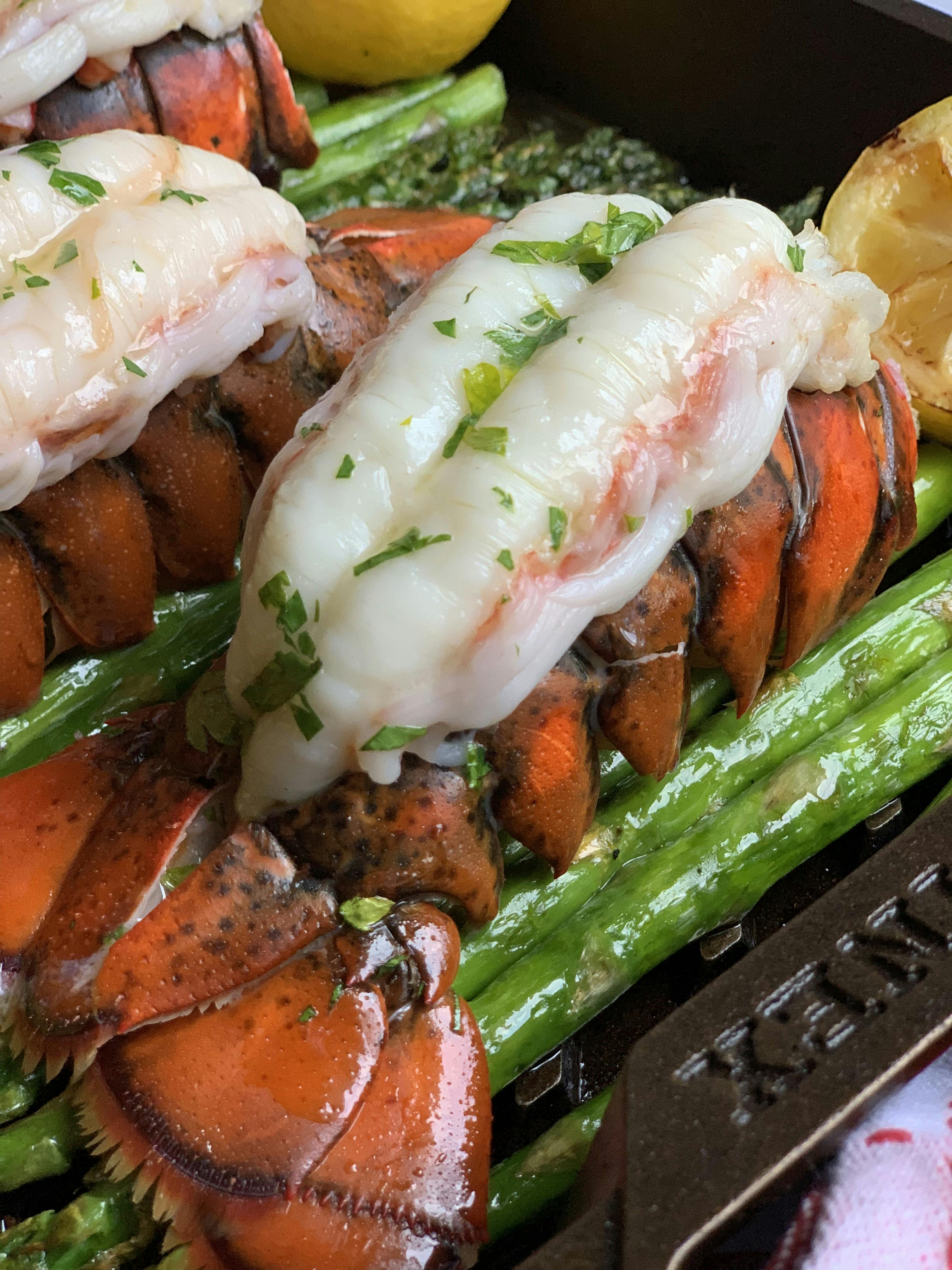 Jumbo Lobster Tails (8-10 Oz.) - LobsterAnywhere.com