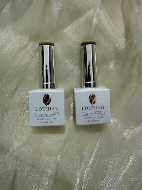 Crimson Veil | Ruby Flame Cat Eye Gel