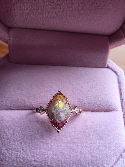 SIDE STONES - Upgrade to Moissanite