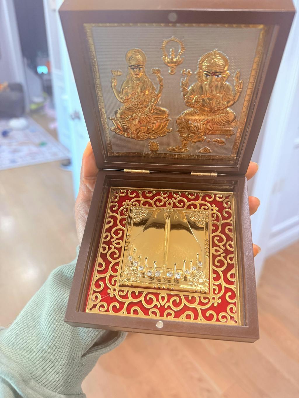 Gold Plated Laxmi Ganesha, Radha Krishna, Shrinath Ji, Sai Baba, Ganesh, Ram Laxman Sita (ram Darbar) with Charan Paduka - Diwali Housewarming Return Gift Pooja Room Decor Hindu God Paduka Prayer Box