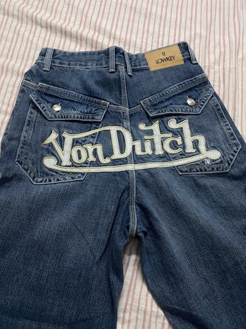 Embroidered Baggy Jeans