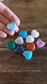 10/20/30PCS Heart-Shaped Natural Crystal Stones – 20mm Amethyst, Agate & Mineral Specimens for Healing & Decor