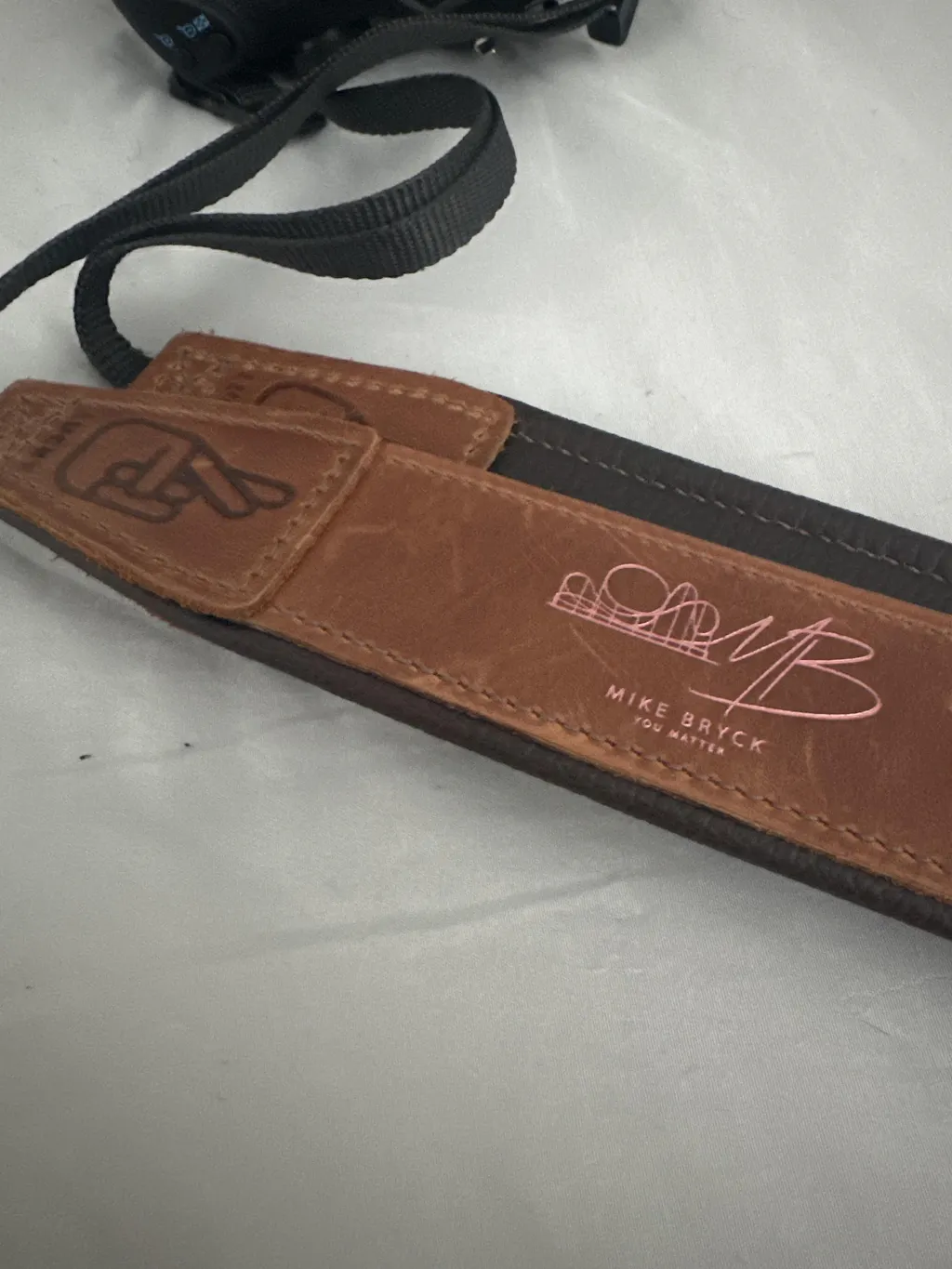 Deluxe 45 Padded Camera Strap - Chestnut Brown