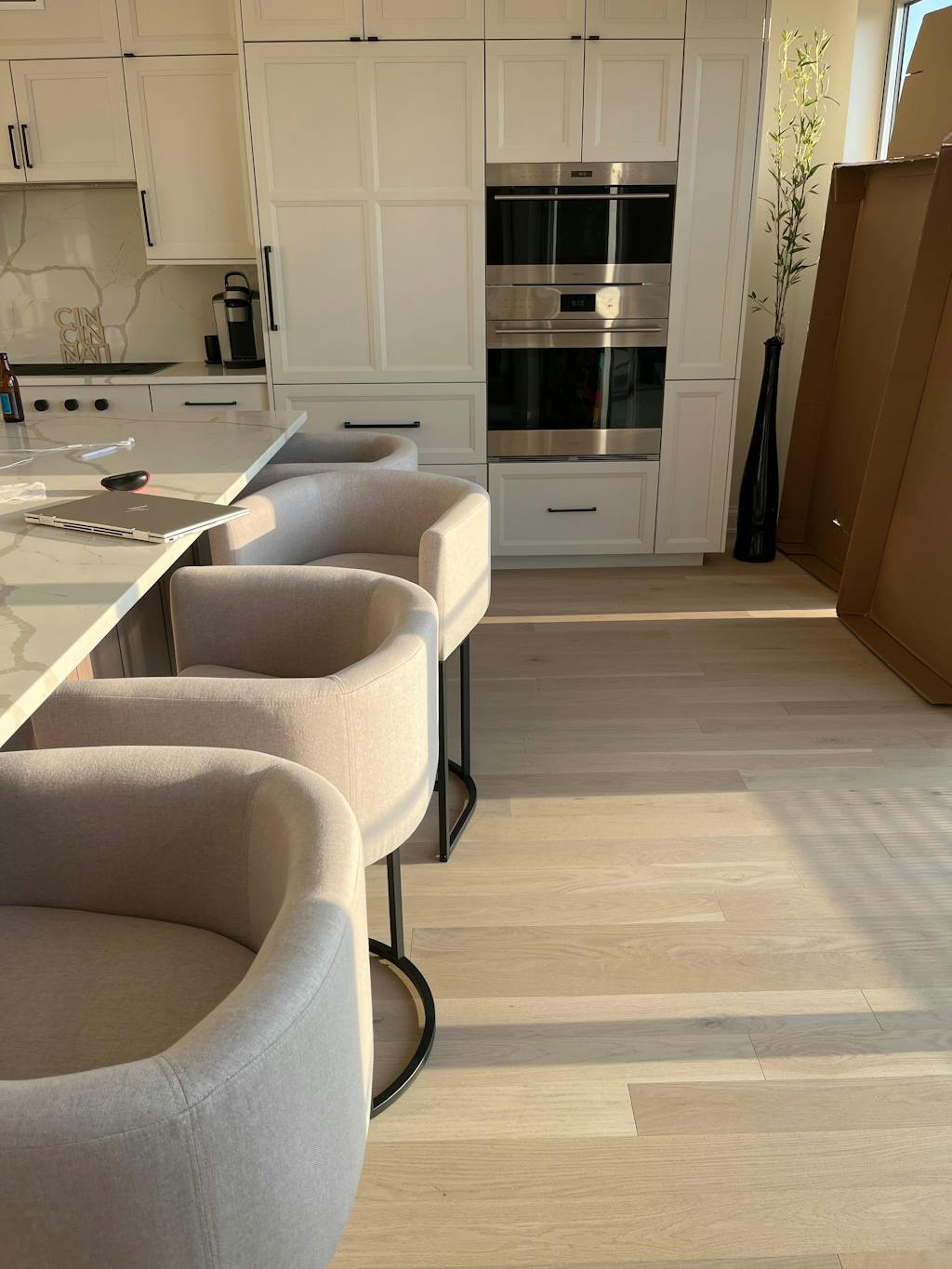 Jessica Modern Barstool with Arms