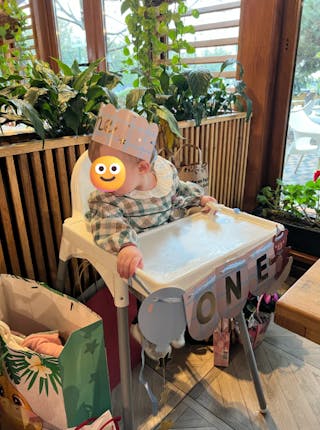 Banner si coroana „ONE” pentru prima aniversare, PartyDeco