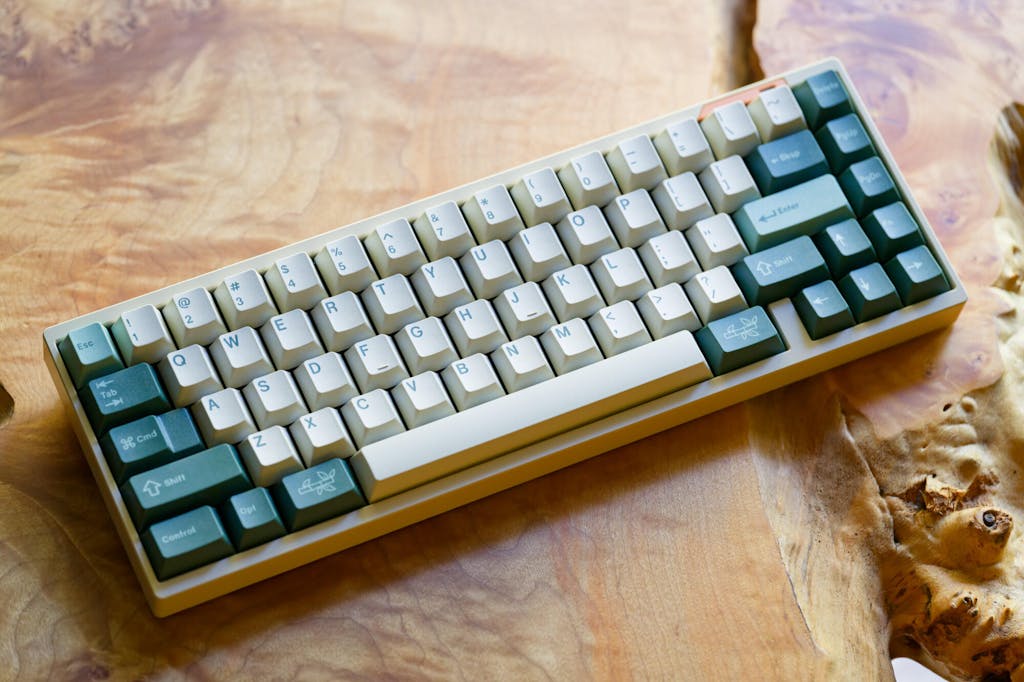 LUMINKEY65 65% Layout Hot-swappable Custom Mechanical Keyboard