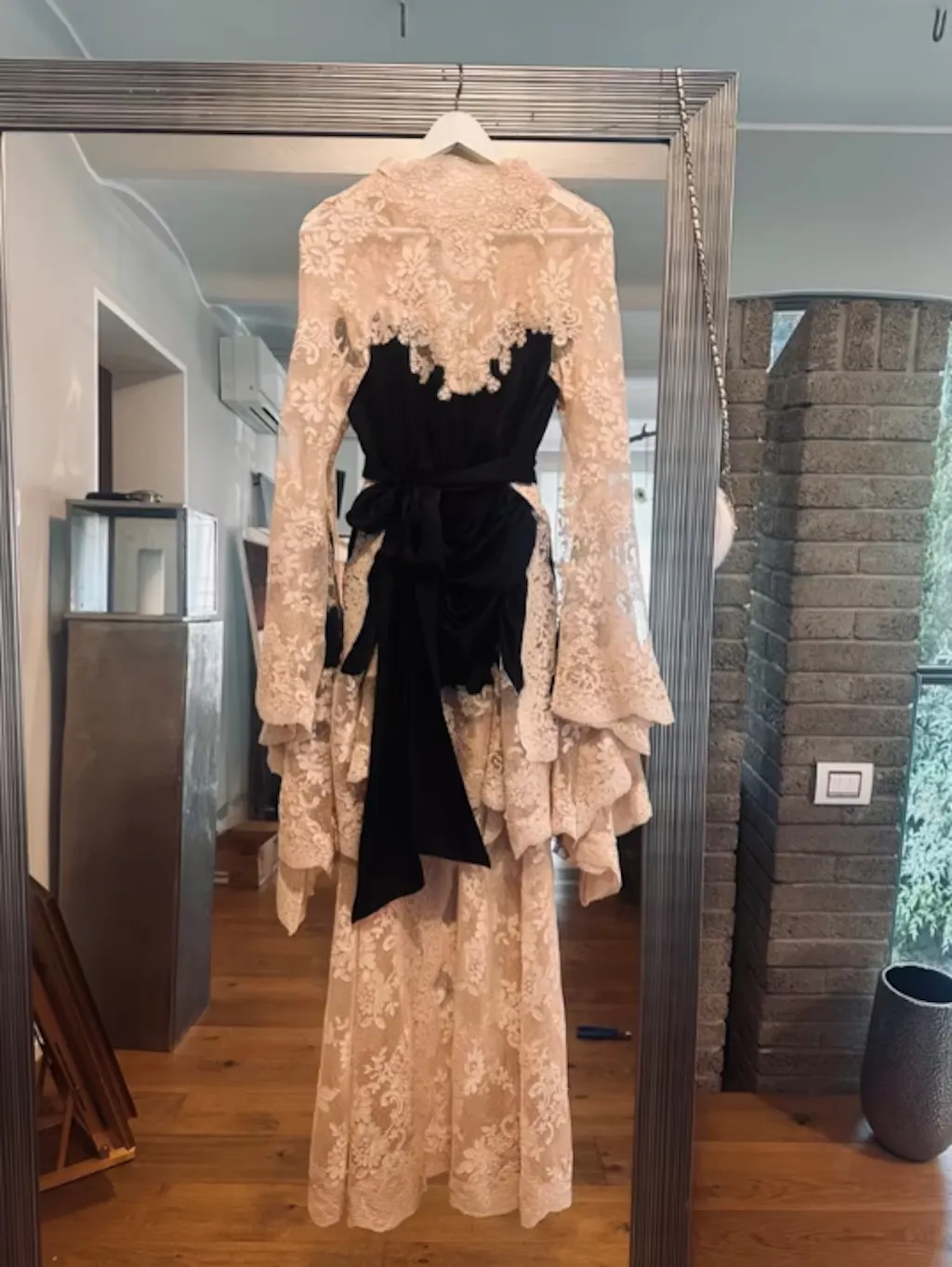 Ethereal Lace Gown - Black Champagne Lus Delun Ethereal Lace Gown - Black Champagne Lus Delun