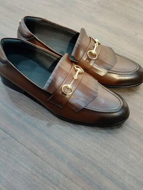 GUSTOSO LIGHT TAN | GOLDEN HORSEBIT FRINGE SLIP-ON