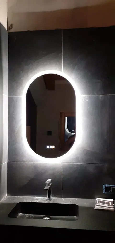 LUVODI Oval LED Bathroom Mirror Defogging 3 Colors Vertical or Horizontal