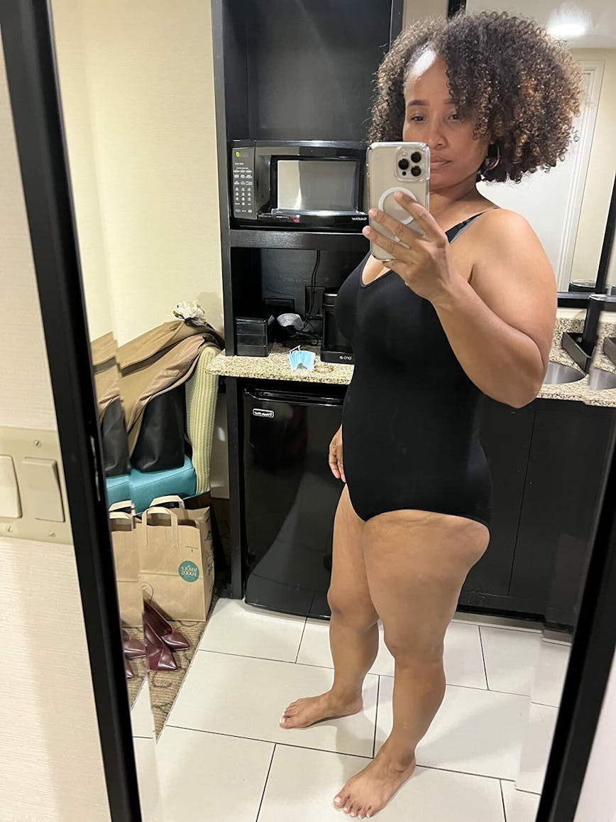The Luxmery Bodysuit Shapewear is loved by our clients! One of our amazing  clients decided to send us a review, describing WHY she loves so much  the