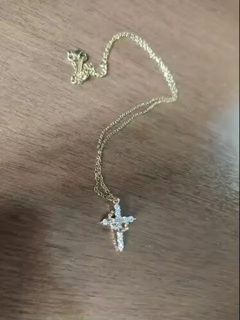 Collar Cruz con Corona