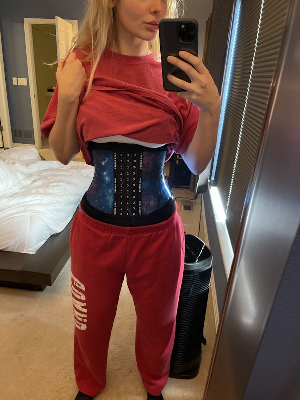 Trying A Waist Trainer On For The First Time! Luxx Curves 😍 