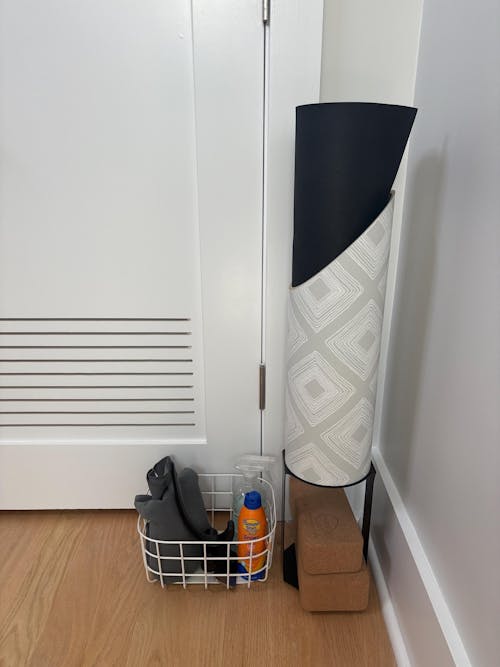 Yoga Mat Tube Floor Stand | Black